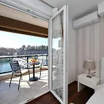 بيت ضيافة Lipotica Luxury