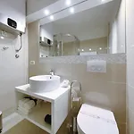 Lipotica Luxury 4* زادار