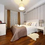 Lipotica Luxury 4*