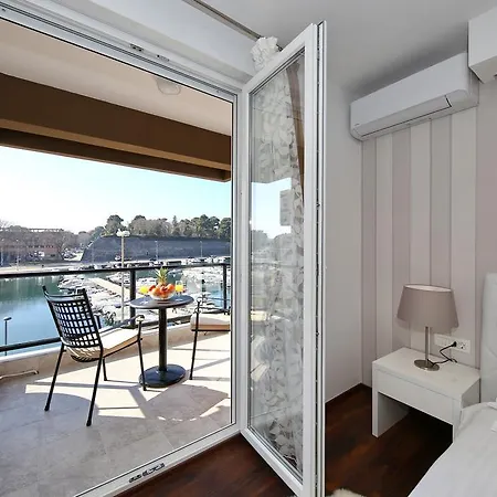 Casa de hóspedes Lipotica Luxury