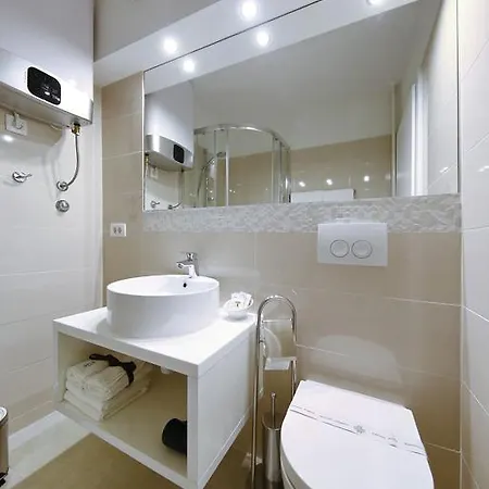 Lipotica Luxury 4* זאדאר