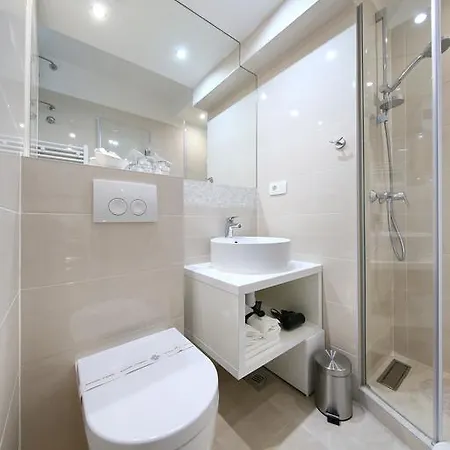 Lipotica Luxury 4*