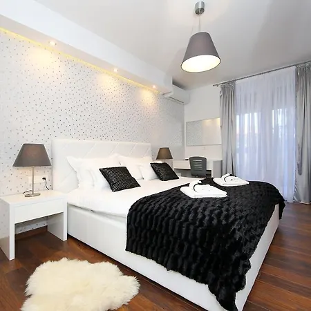 בית הארחה Lipotica Luxury 4*
